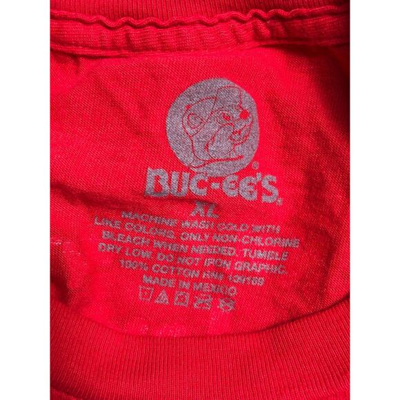 Buc-ees T Shirt It's Not About What's Under The Tree Size XL Red Short Sleeves - Picture 3 of 5